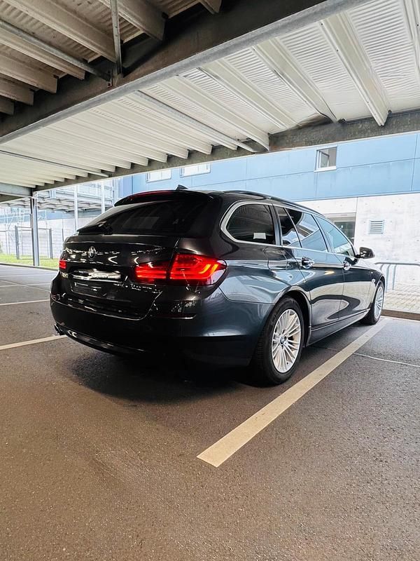 Gebraucht BMW 525 218 PS (160 kW) 2015 Grau Kombi