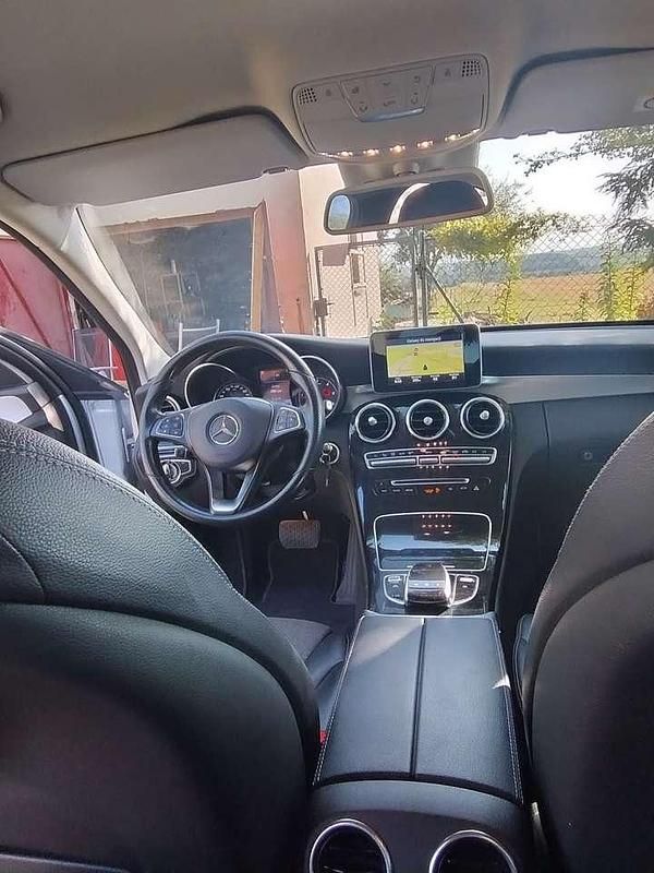 Grau Gebraucht 2016 Mercedes C220 Limousine | 17.600 € (Fairer Preis) - Bild 1/4