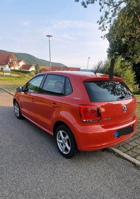 Rot Gebraucht 2010 VW Polo Team Kleinwagen | 4.750 € (Guter Preis) - Bild 1/4