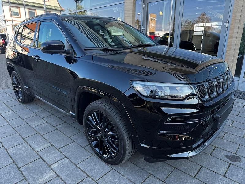 Gebraucht Jeep Compass 181 PS (133 kW) 2022 Solid black SUV