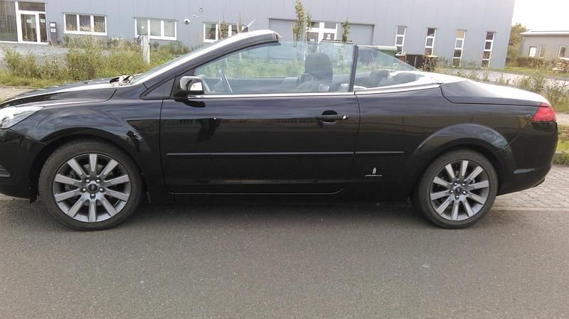 Schwarz Gebraucht 2008 Ford Focus Cabriolet Cabrio | 1.100 € (Superpreis) - Bild 1/4