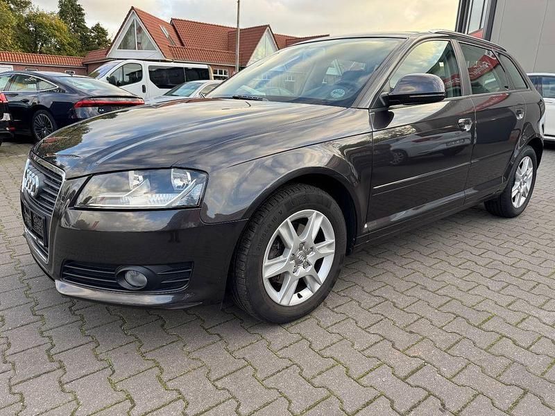 Grau Gebraucht 2009 Audi A3 Sportback Attraction Kleinwagen | 6.900 € (Fairer Preis) - Bild 1/4