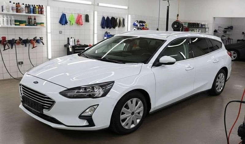 Gebraucht Ford Focus 120 PS (88 kW) 2021 Polarsilber metallic Kombi