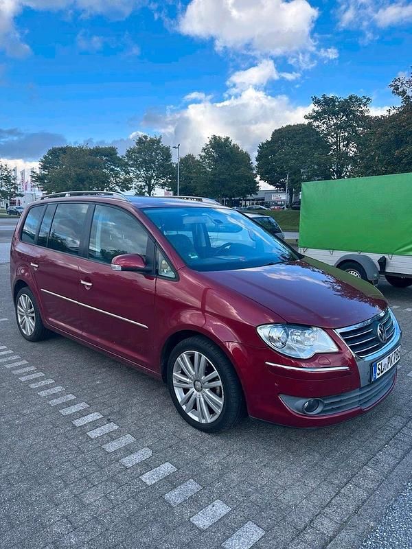 Rot Gebraucht 2007 VW Touran Van / Kleinbus | 5.800 € - Bild 1/4