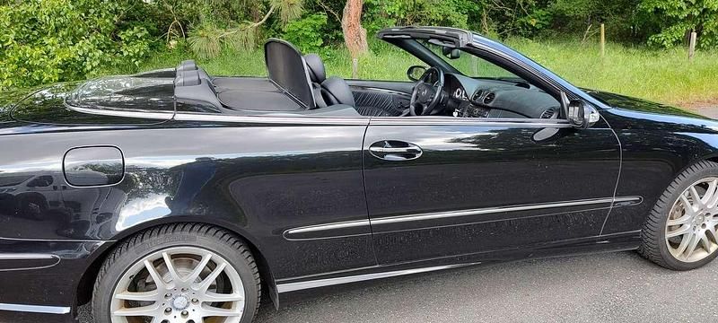 Schwarz Gebraucht 2008 Mercedes CLK320 Cabrio | 9.800 € (Etwas zu teuer) - Bild 1/4