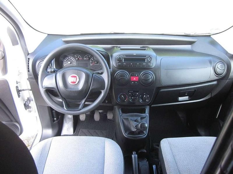 Gebraucht Fiat Fiorino 80 PS (58 kW) 2020 Weiß Van / Kleinbus