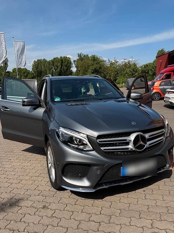 Silber Gebraucht 2018 Mercedes GLE350 SUV | 31.000 € (Fairer Preis) - Bild 1/4