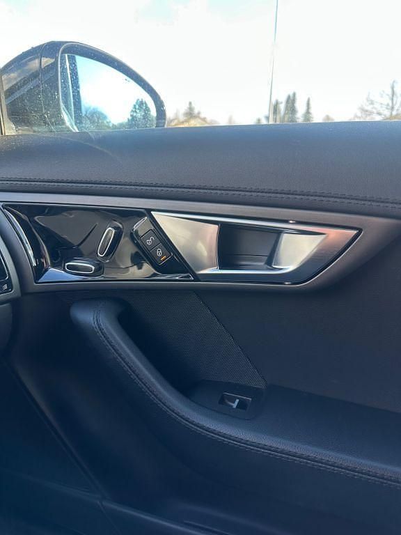 Gebraucht Jaguar F-Type Basis 340 PS (250 kW) 2015 Schwarz Coupé