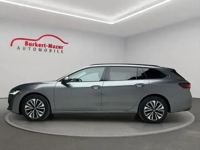 Gebraucht Skoda Superb Selection 150 PS (110 kW) 2025 Grau Kombi