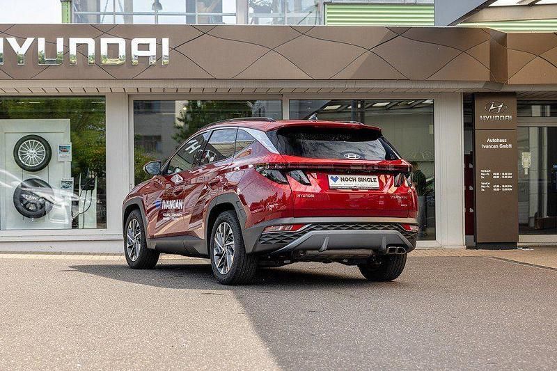 Gebraucht Hyundai Tucson Trend 180 PS (132 kW) 2023 Sunset red SUV