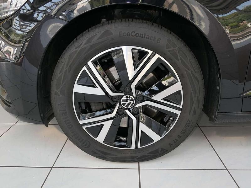 Gebraucht VW Touran Comfortline 150 PS (110 kW) 2023 Schwarz Van / Kleinbus