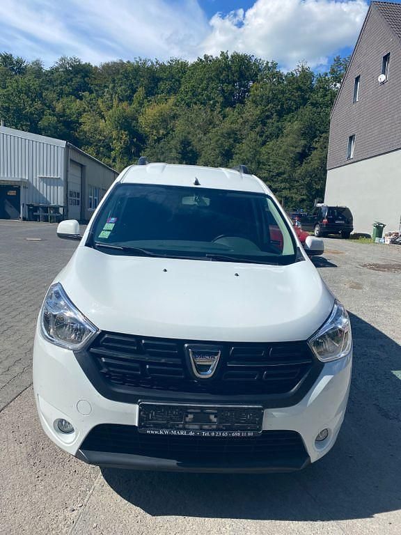Weiß Gebraucht 2018 Dacia Dokker Comfort Van | 9.549 € (Fairer Preis) - Bild 1/4