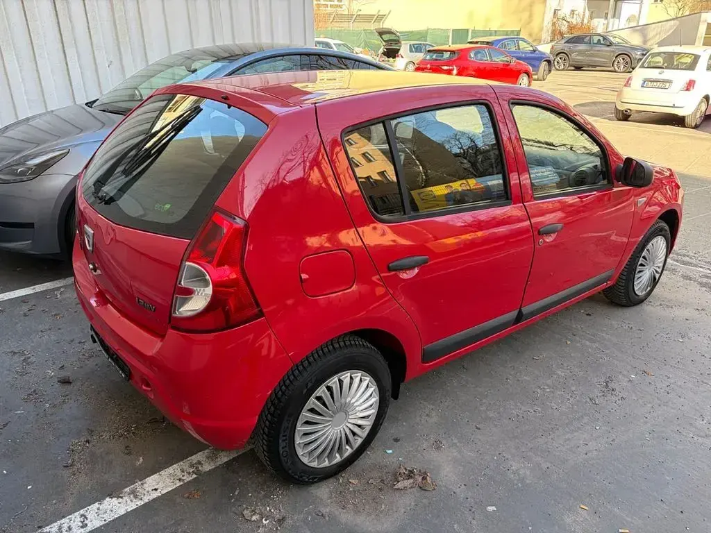 Gebraucht Dacia Sandero 75 PS (55 kW) 2010 Rot Limousine
