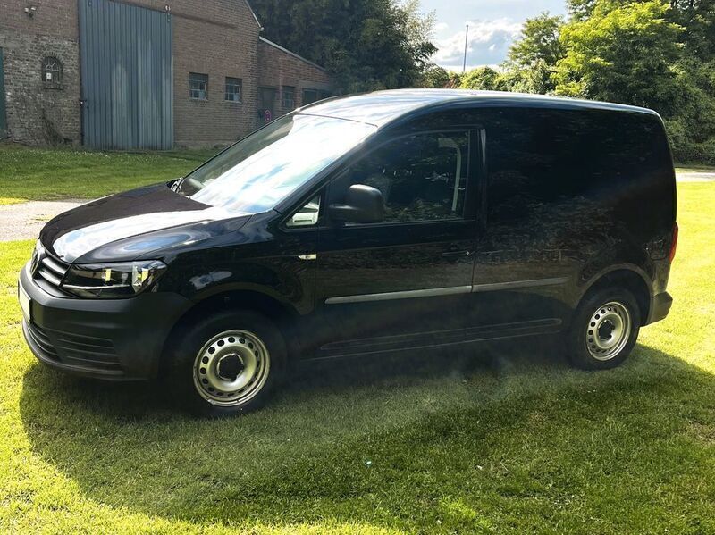 Schwarz Gebraucht 2018 VW Caddy Van / Kleinbus | 9.500 € (Fairer Preis) - Bild 1/4