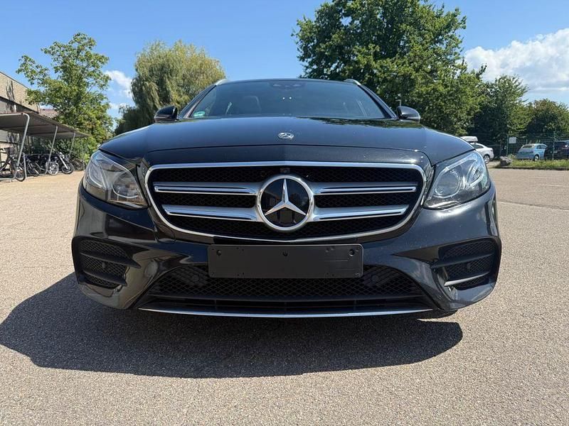 Gebraucht Mercedes E350 AMG line 258 PS (189 kW) 2018 Schwarz Kombi