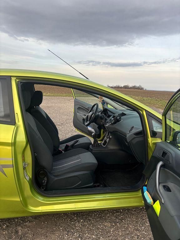 Gebraucht Ford Fiesta Titanium 82 PS (60 kW) 2009 Grün Kleinwagen