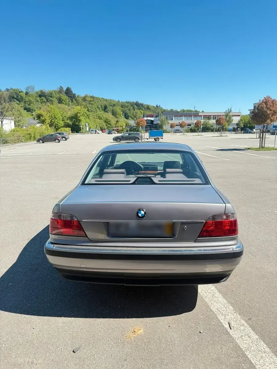 Gebraucht BMW 728 193 PS (141 kW) 1996 Silber Limousine