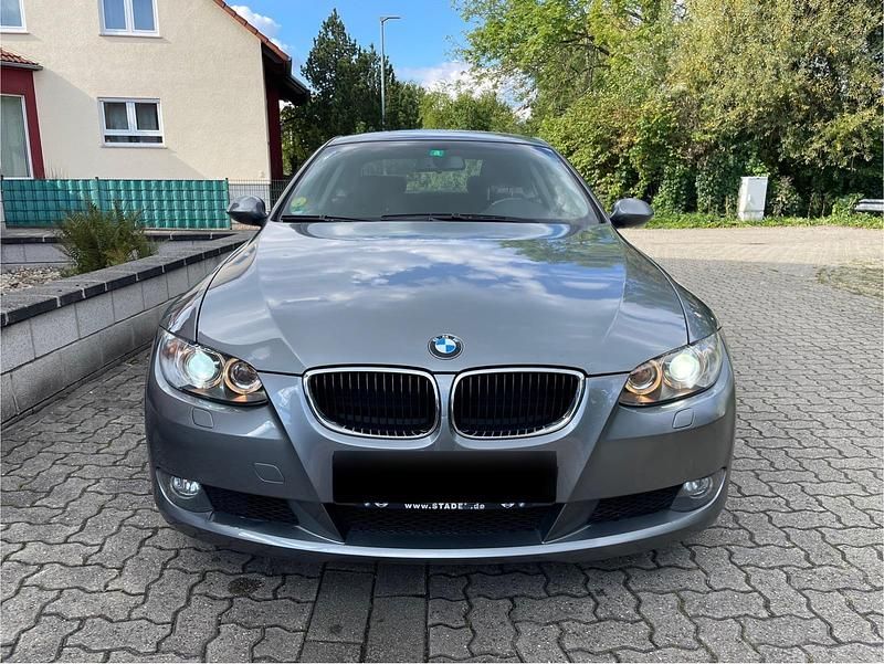 Grau Gebraucht 2007 BMW 320 Coupé | 4.500 € (Guter Preis) - Bild 1/4