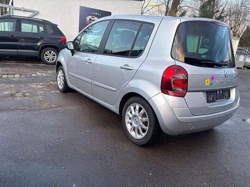Gebraucht Renault Modus Night&Day 75 PS (55 kW) 2011 Silber Van / Kleinbus