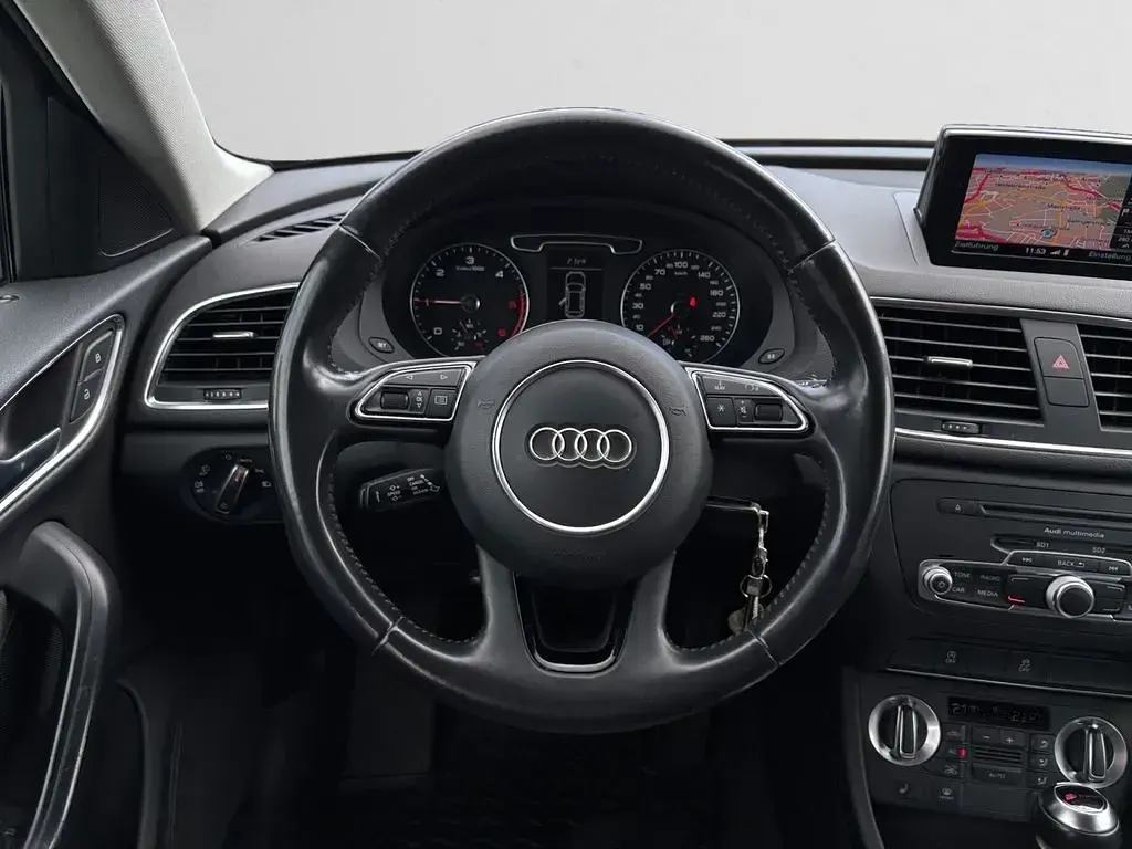 Gebraucht Audi Q3 Sport 177 PS (130 kW) 2011 Schwarz metallic SUV