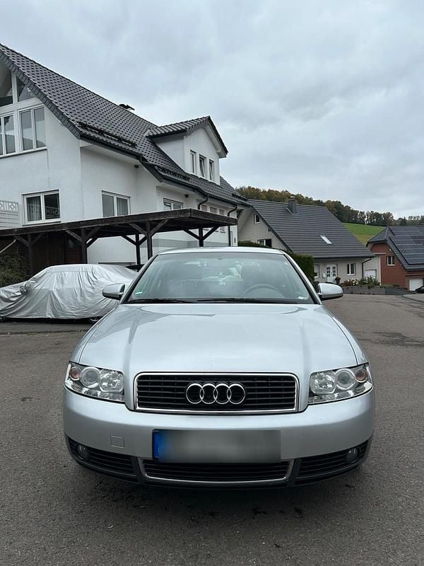 Silber Gebraucht 2002 Audi A4 Limousine | 1.750 € (Fairer Preis) - Bild 1/4