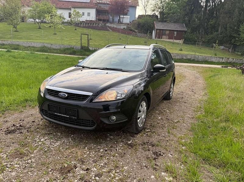 Schwarz Gebraucht 2010 Ford Focus Style Kombi | 3.250 € (Fairer Preis) - Bild 1/4