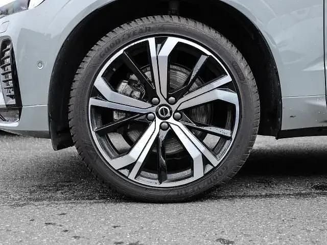 Gebraucht Volvo XC60 Ultimate 250 PS (183 kW) 2023 Vapour grey / metallic (grau) SUV