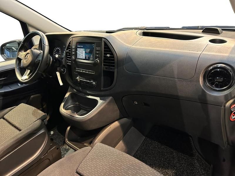 Gebraucht Mercedes Vito 136 PS (100 kW) 2023 Atlantisblau Van