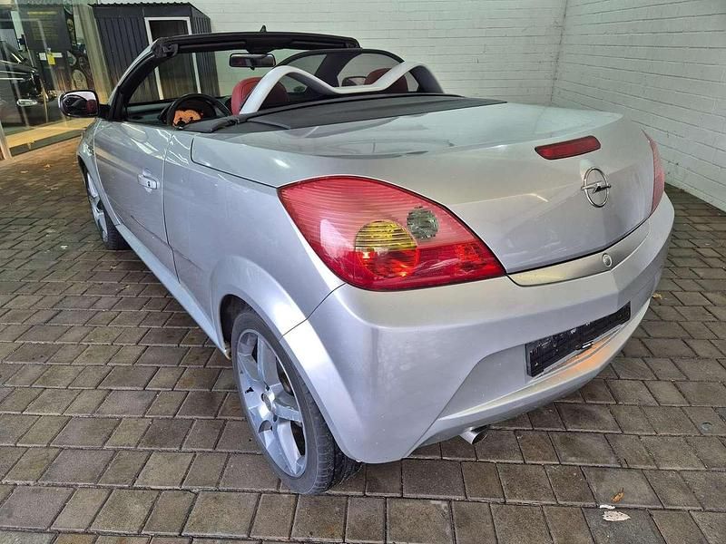 Gebraucht Opel Tigra 90 PS (66 kW) 2007 Silber Cabrio