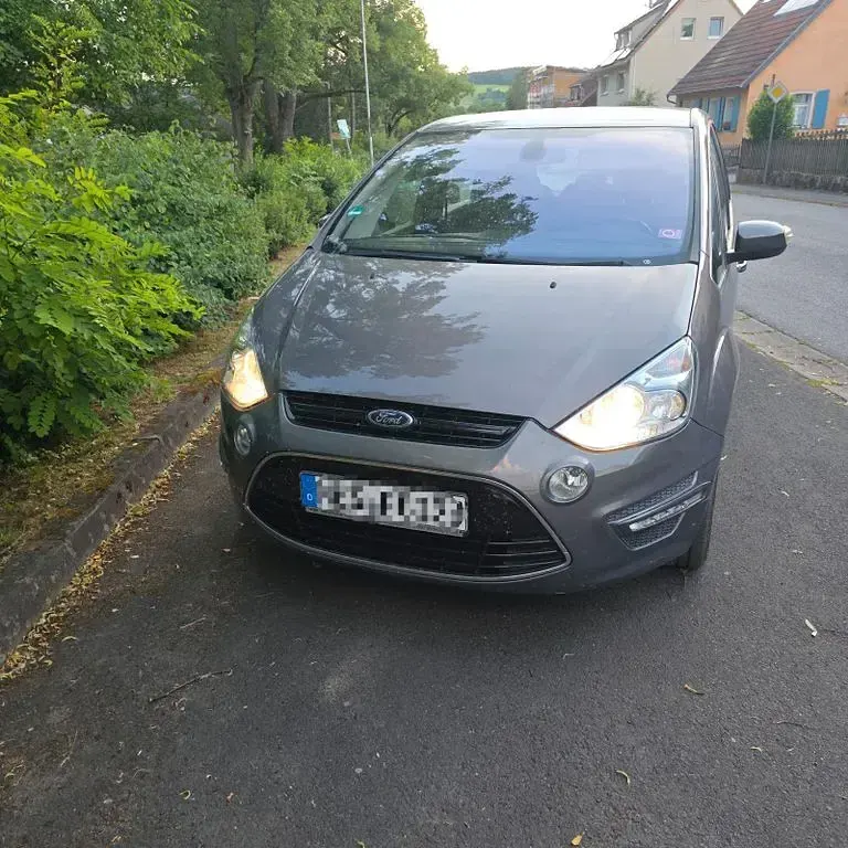 Gebraucht Ford S-MAX Titanium 116 PS (85 kW) 2012 Braun Van / Kleinbus