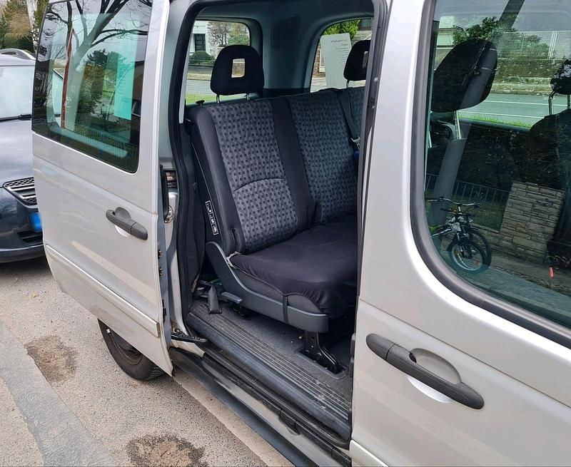 Gebraucht Mercedes Vaneo 95 PS (69 kW) 2005 Silber Van / Kleinbus