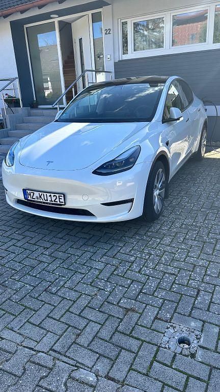 Weiß Gebraucht 2023 Tesla Model Y Long Range AWD SUV | 37.000 € (Guter Preis) - Bild 1/4