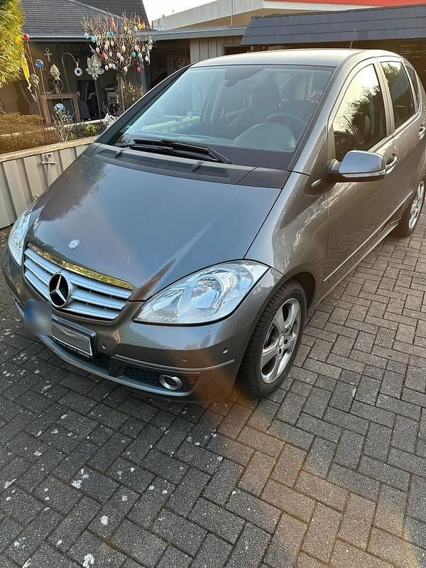 Gebraucht Mercedes A200 140 PS (102 kW) 2009 Silber Van / Kleinbus