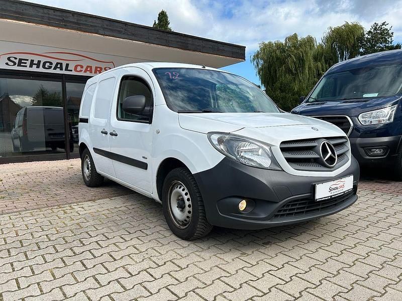 Weiß Gebraucht 2017 Mercedes Citan 109 Van / Kleinbus | 8.450 € (Fairer Preis) - Bild 1/4