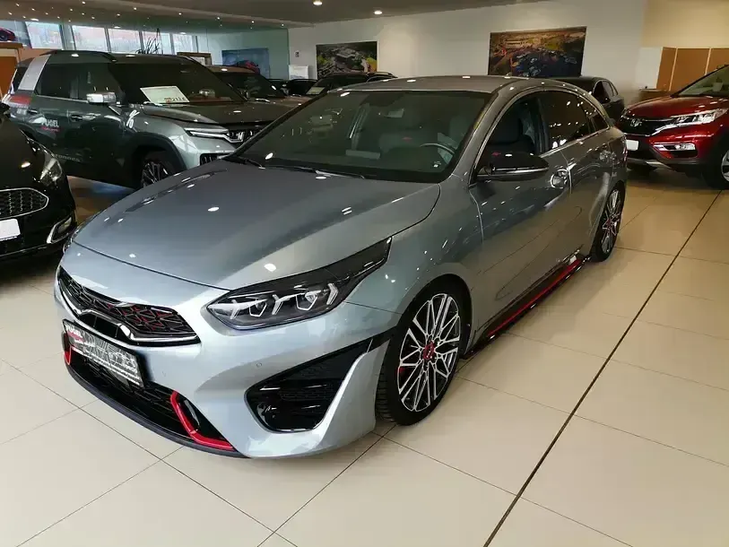 Gebraucht Kia ProCeed Sport 204 PS (150 kW) 2023 Lunarsilber met. Kombi