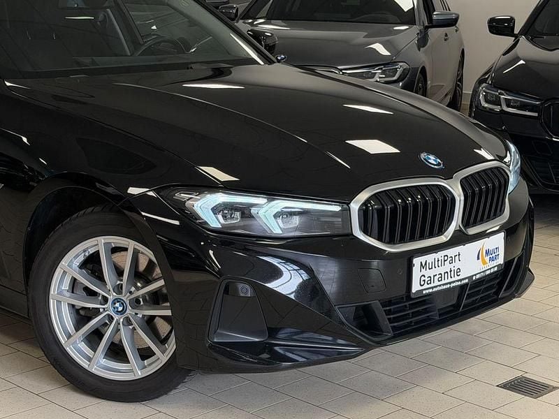 Używany BMW 330e Performance 184 KM (135 kW) 2022 Czarny Sedan/Limuzyna