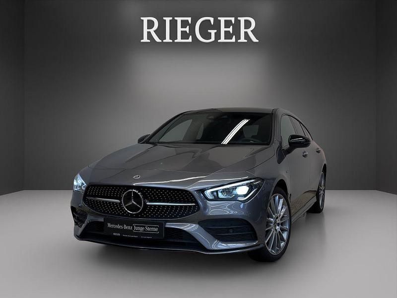 Grau Gebraucht 2021 Mercedes CLA250e Shooting Brake AMG Kombi | 28.840 € (Fairer Preis) - Bild 1/4