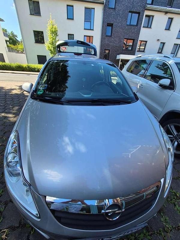 Silber Gebraucht 2009 Opel Corsa Color Edition Limousine | 3.300 € (Fairer Preis) - Bild 1/4