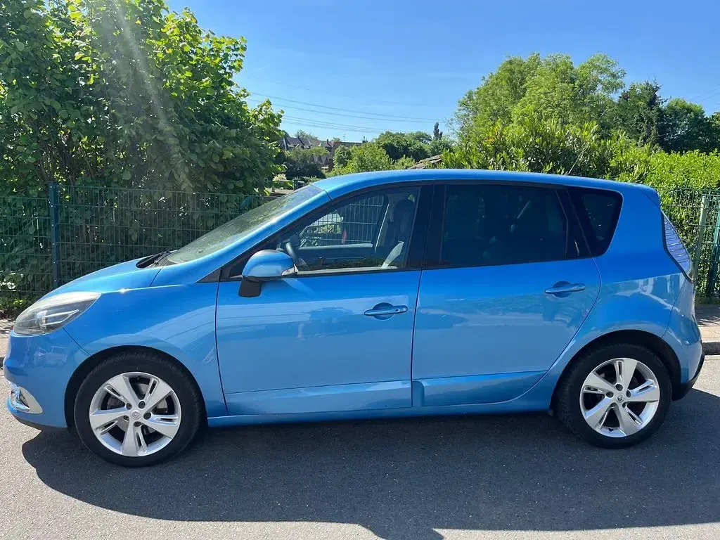 Brugt Renault Scénic III Expression 110 HK (80 kW) 2012 Blå MPV
