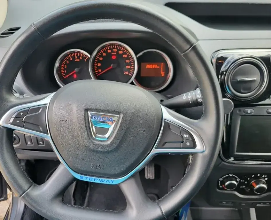 Gebraucht Dacia Dokker Stepway 131 PS (96 kW) 2021 Grau Van / Kleinbus