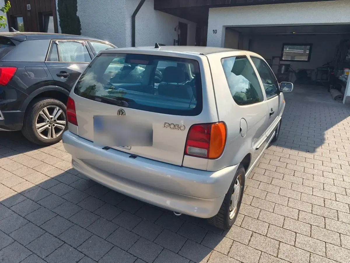 Gebraucht VW Polo Basis 75 PS (55 kW) 1999 Silber Limousine