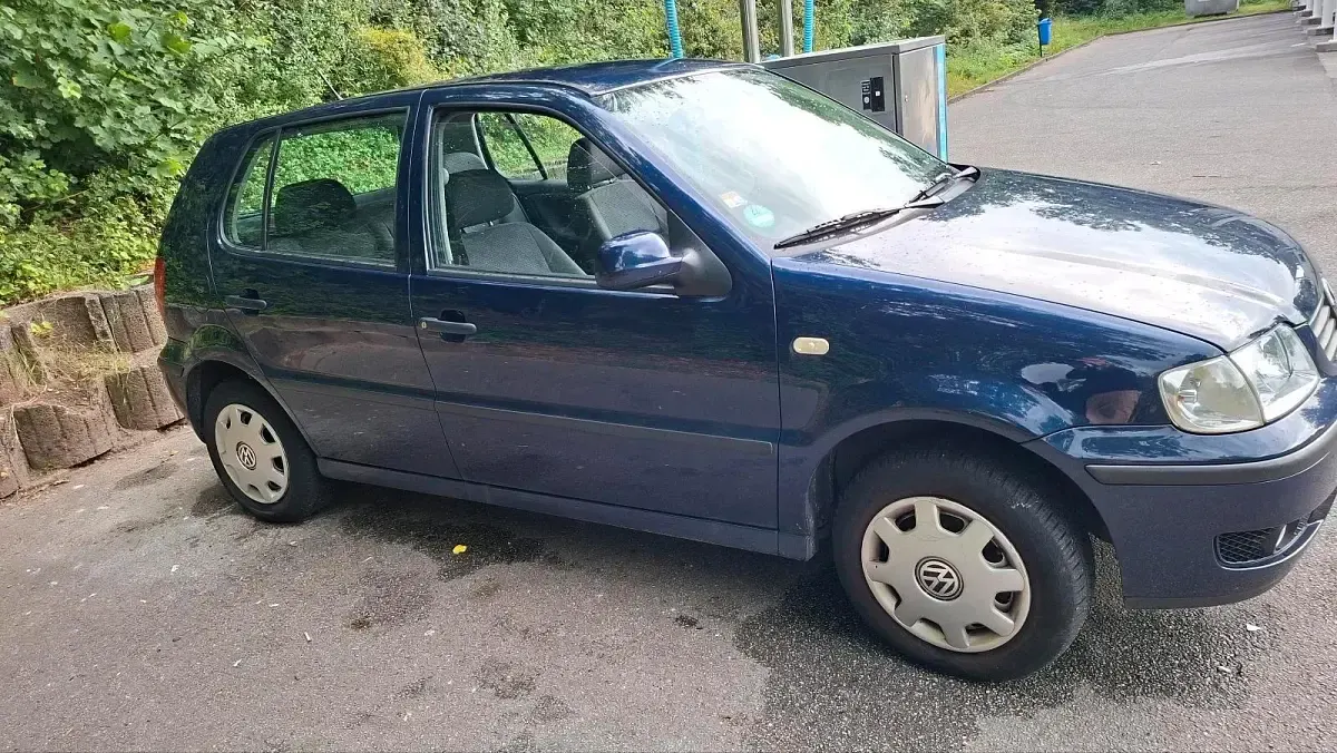 Gebraucht VW Polo 50 PS (36 kW) 1999 Blau Kleinwagen
