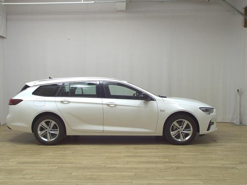 Weiss Gebraucht 2022 Opel Insignia Elegance Kombi | 13.380 € (Guter Preis) - Bild 1/2