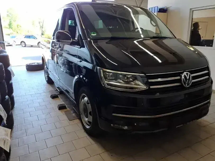 Gebraucht VW Multivan Highline 199 PS (146 kW) 2019 Schwarz Van / Kleinbus