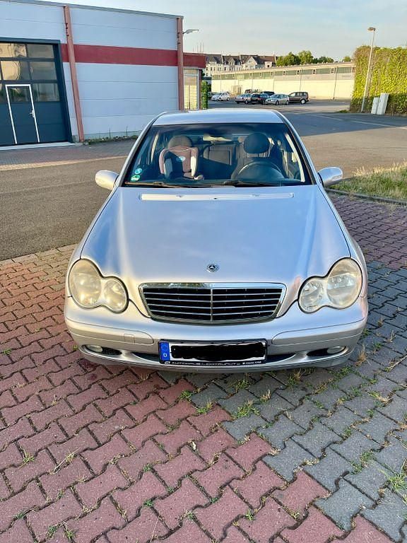Gebraucht Mercedes C200 Classic 116 PS (85 kW) 2003 Silber Limousine