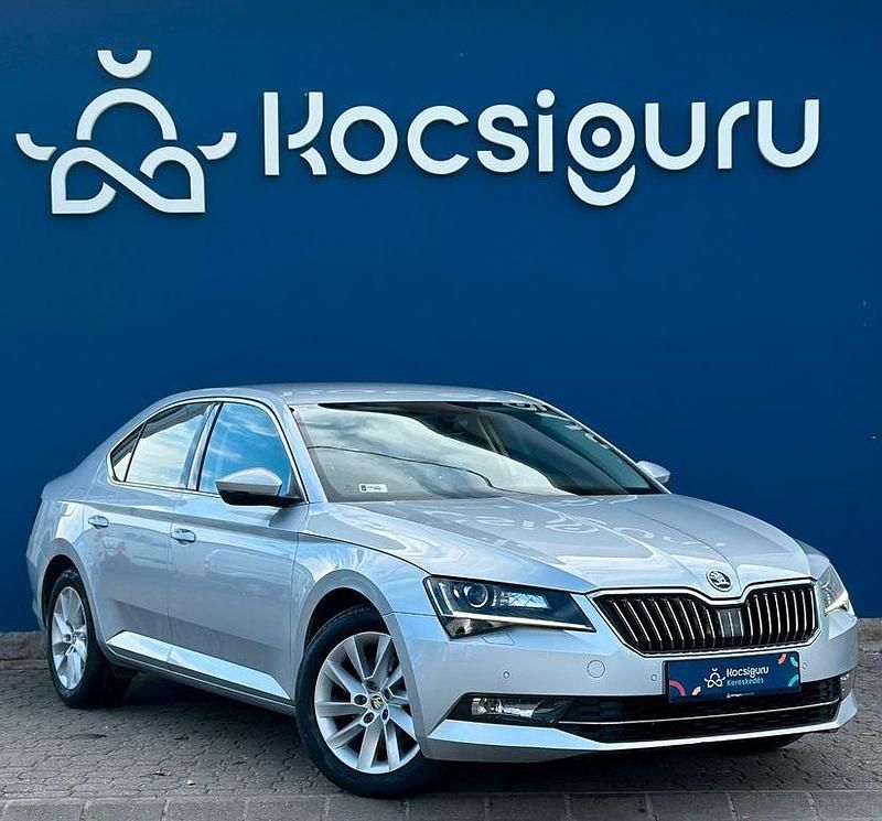 Silber Gebraucht 2019 Skoda Superb Style Limousine | 16.599 € (Fairer Preis) - Bild 1/4