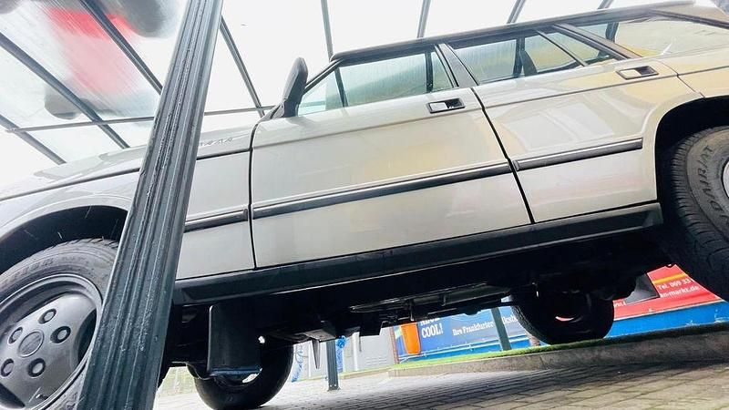 Gebraucht Land Rover Range Rover 106 PS (77 kW) 1989 Silber SUV