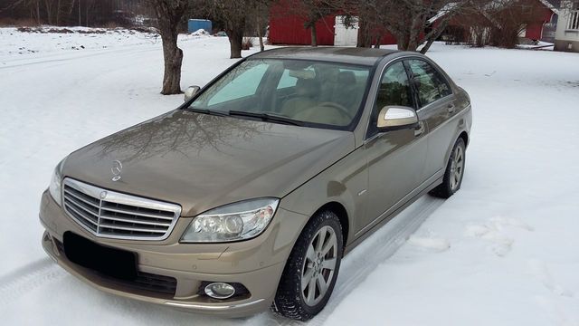 Beige metallic Gebraucht 2007 Mercedes C220 Elegance Limousine | 10.700 € (Etwas zu teuer) - Bild 1/4