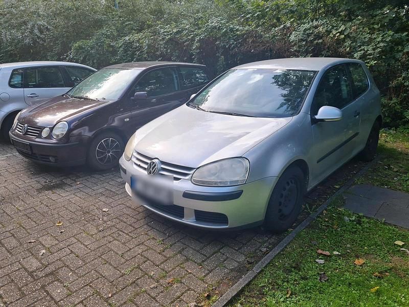 Grau Gebraucht 2005 VW Golf V Limousine | 650 € (Superpreis) - Bild 1/4