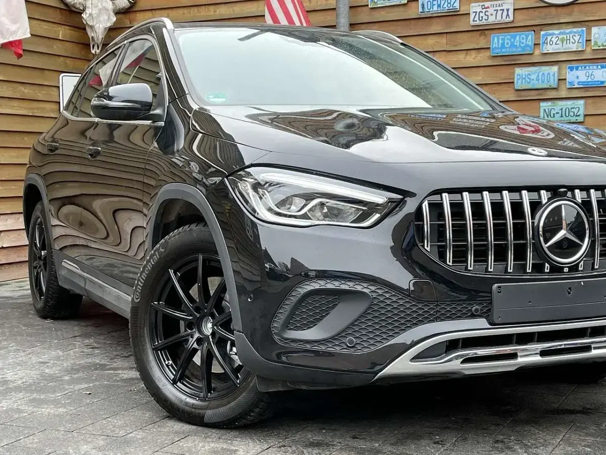 Gebraucht Mercedes GLA250 218 PS (160 kW) 2022 Kosmosschwarz SUV